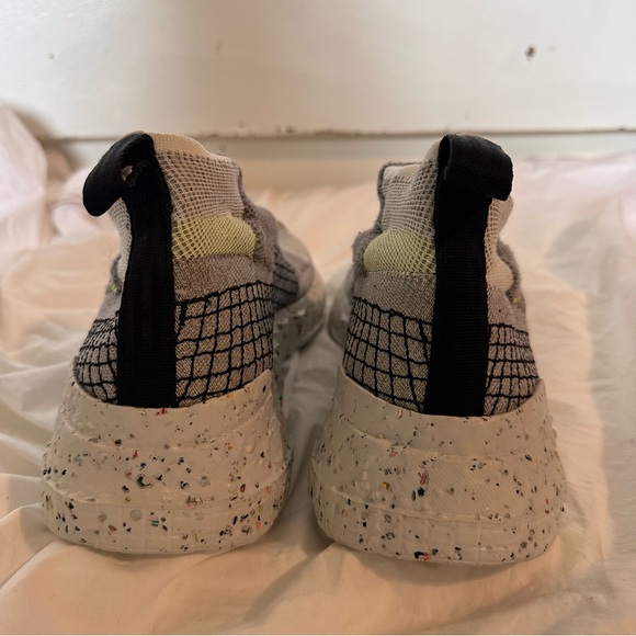 Nike Grey Sneakers - Picture 5 of 13